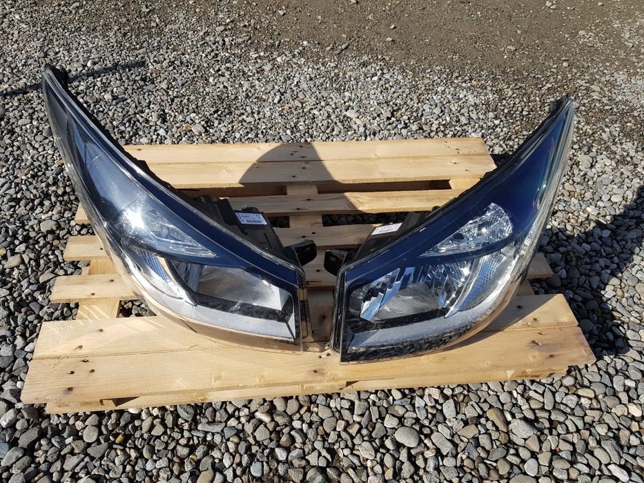Far stânga/dreapta Renault Trafic,Vivaro,Primastar,Talento 1EE01141025