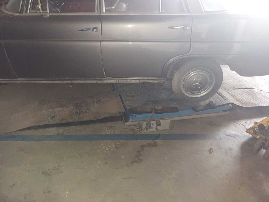 Mercedes 180 second-hand an fabricatie 1962