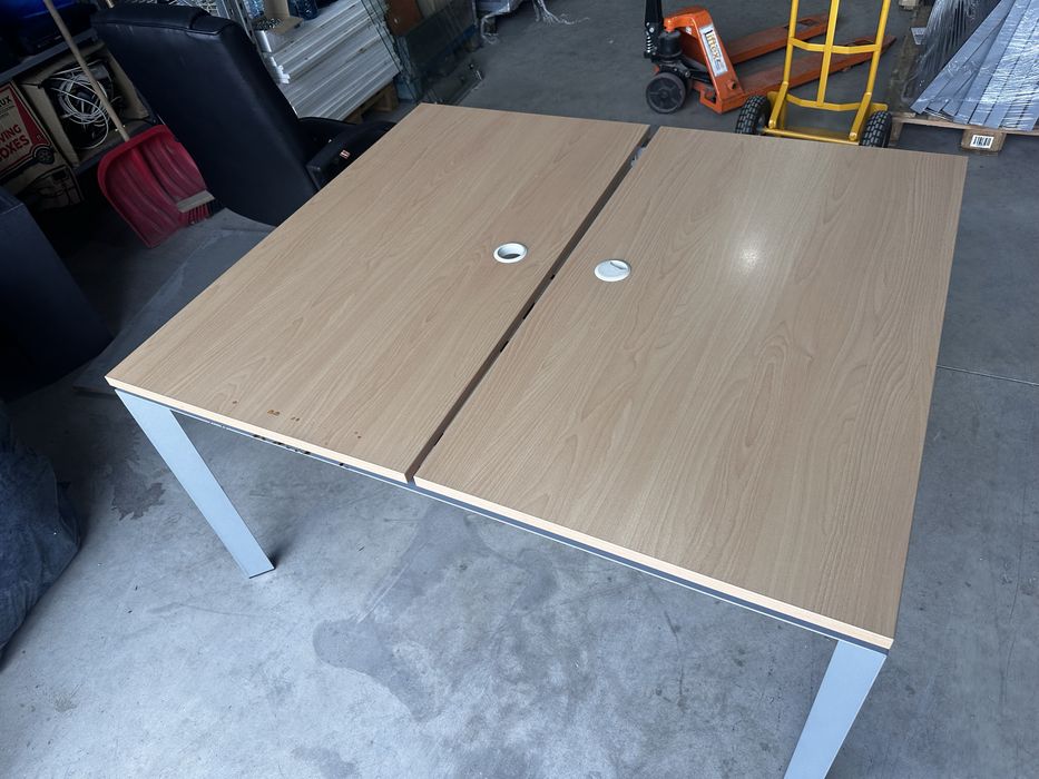 Офис бюра ORT с метална конструкция – 120x140x75 см, 15 бр. налични