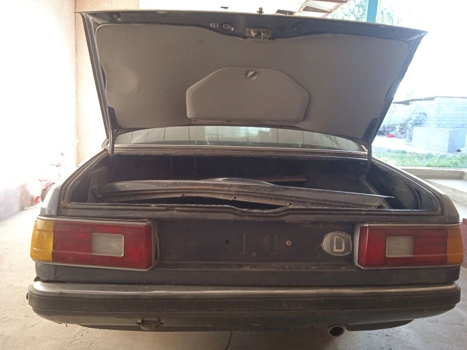 BMW stopniki kapot eshik bagaj oyna xammasi sotiladi