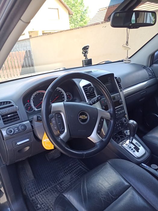 Vând Chevrolet Captiva