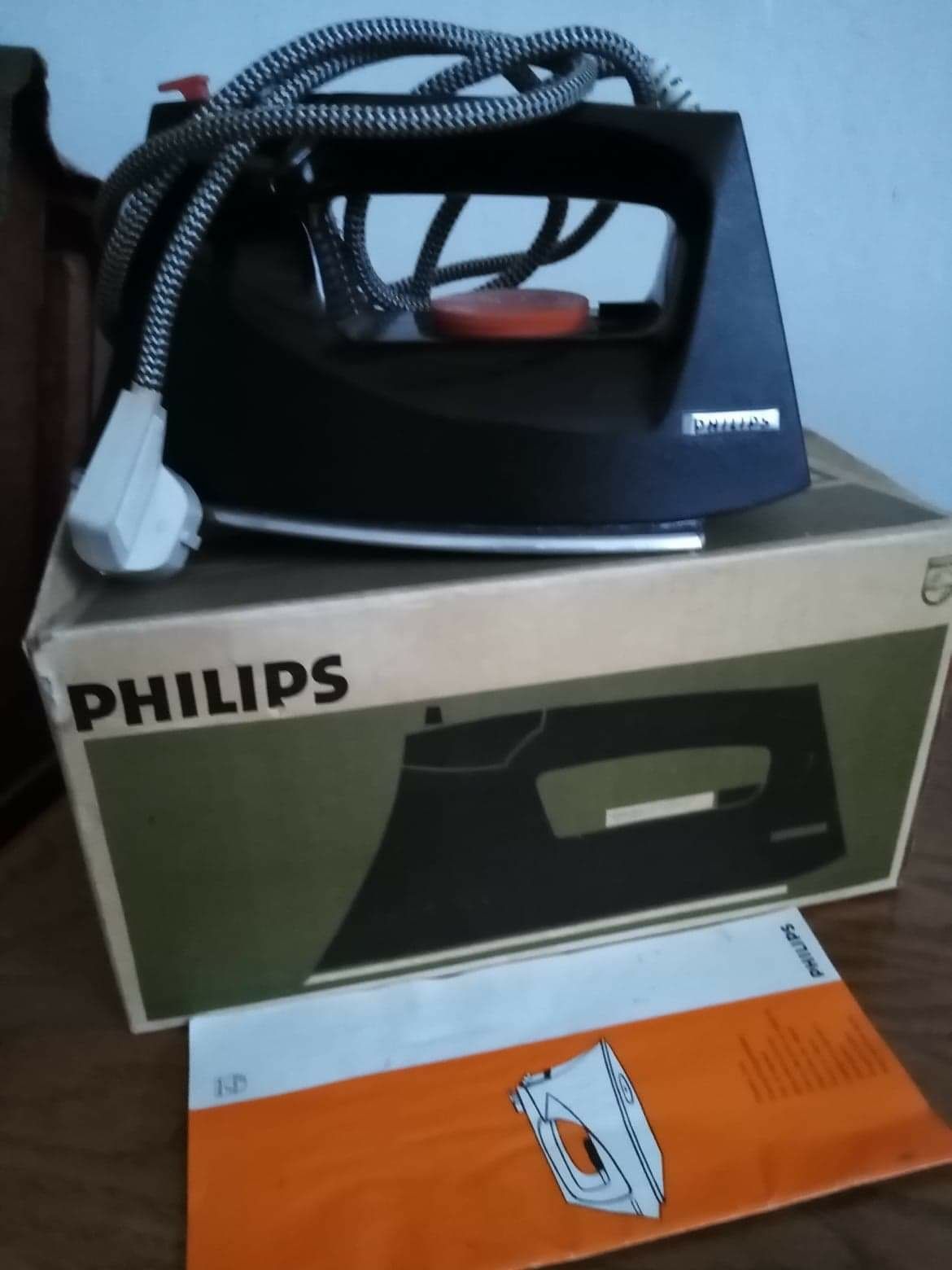 Fier de călcat PHILIPS original fabricat Olanda  nou