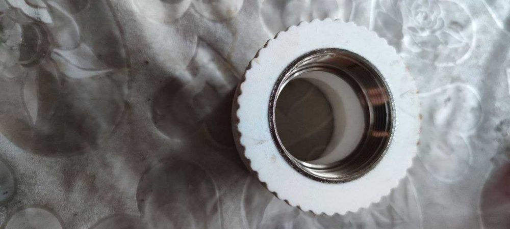 Вентиль чугунный. со сгоном и адаптером пвх всё Д=40 железные и пвх