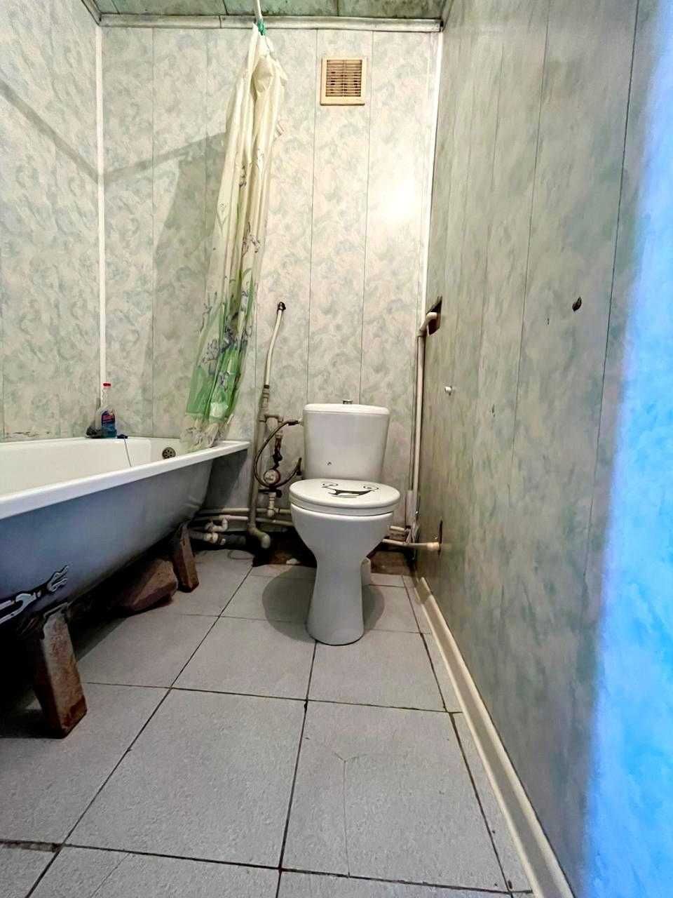 Продаётся 2-х комн общежитие