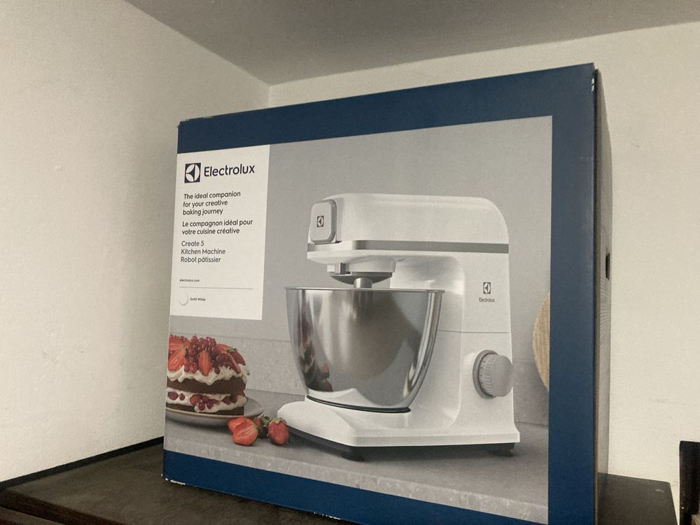 Robot de bucatarie Electrolux nou vand sau schimb