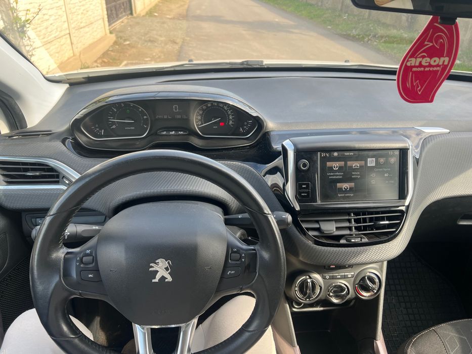 Peugeot 2016 1.2 benzină