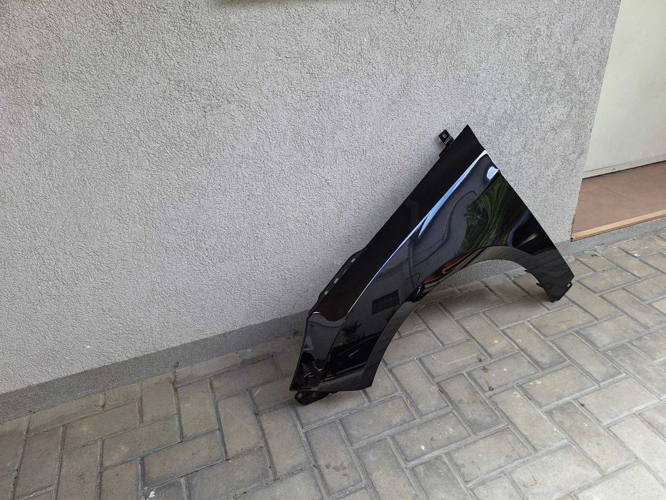 Aripa Fata Stanga Ford Focus 3 III 2011-2014 Vopsita Negru