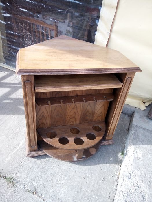 Vind comoda rustic pe colti tip bar