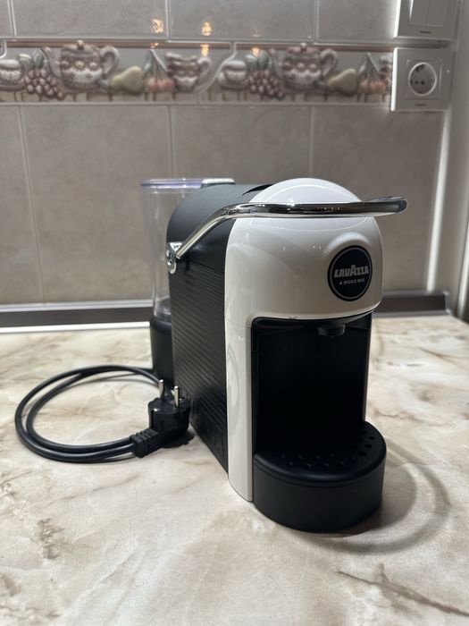 Lavazza A Modo Mio LM Jolie – отлична втора ръка, работеща