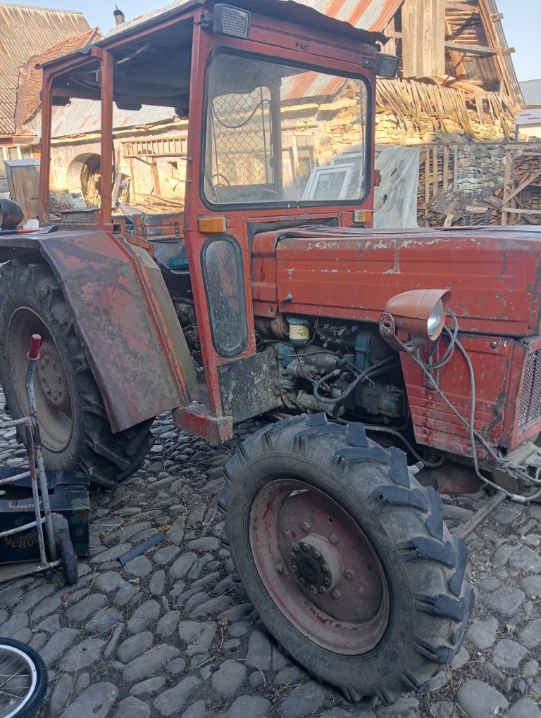 Vînd tractor fiat 445 dt.