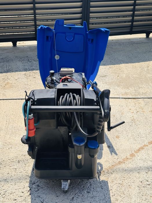 Aparat de curățat profesional NILFISK cu apă caldă MH-4M, 5.5kW, 380V