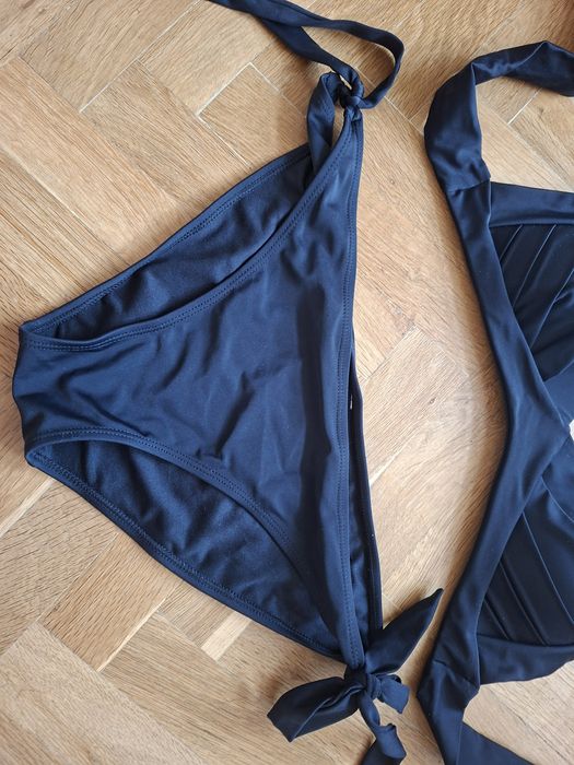 2 чифта бански Л размер жена червено и черно нов лято