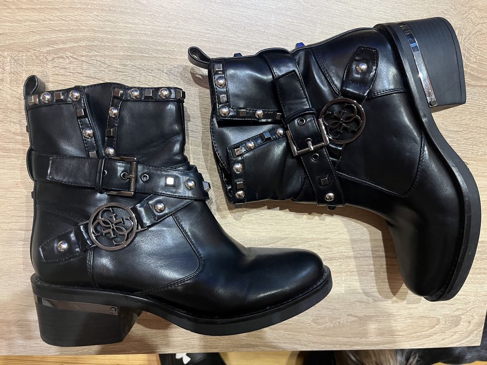 Дамски боти Guess