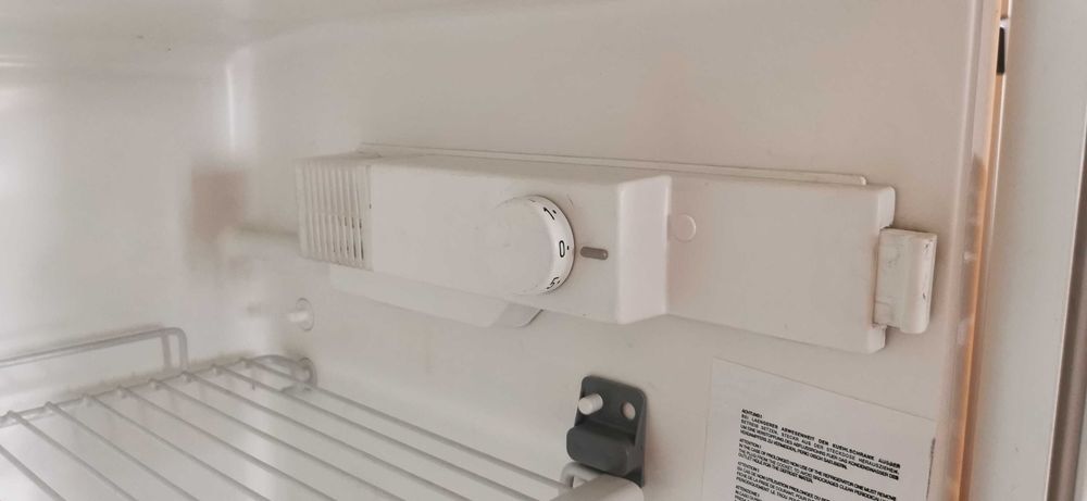 Хладилник с отделна горна камера Conegliano Made in Italy