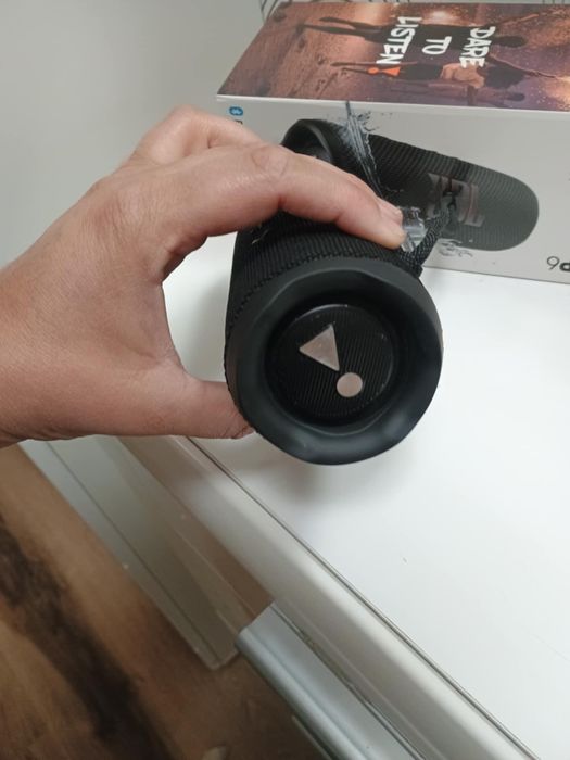 Продавам оригинална тонколонка