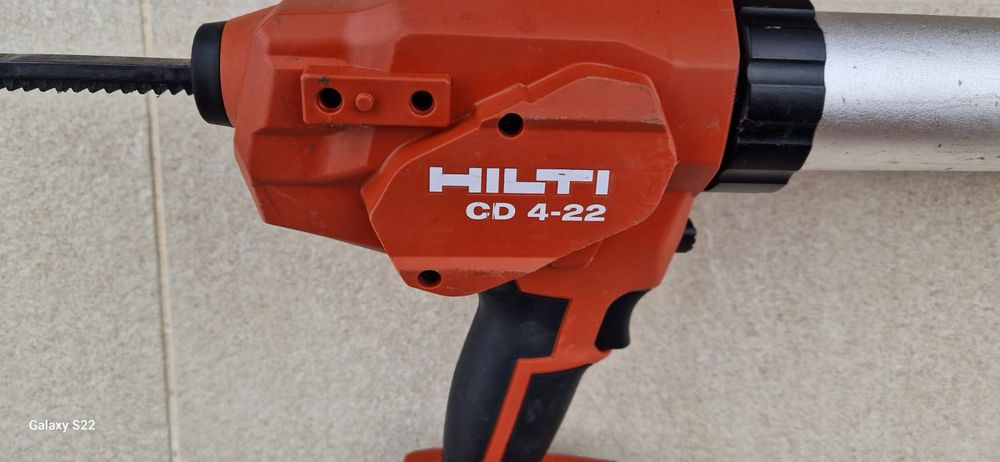 Hilti pistol de silicon pe acumulator