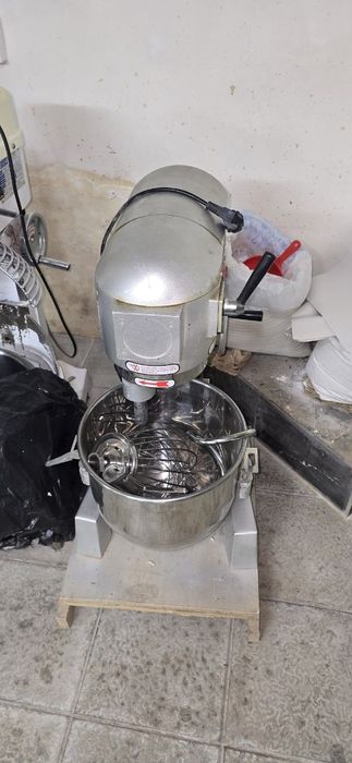 Миксер сотилади ..