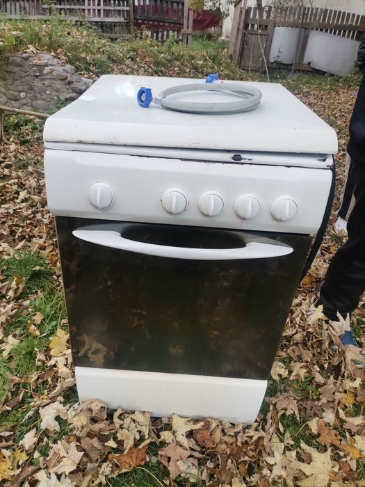 Aragaz ZANUSSI cu cuptor 4 arzătoare perfect funcțional