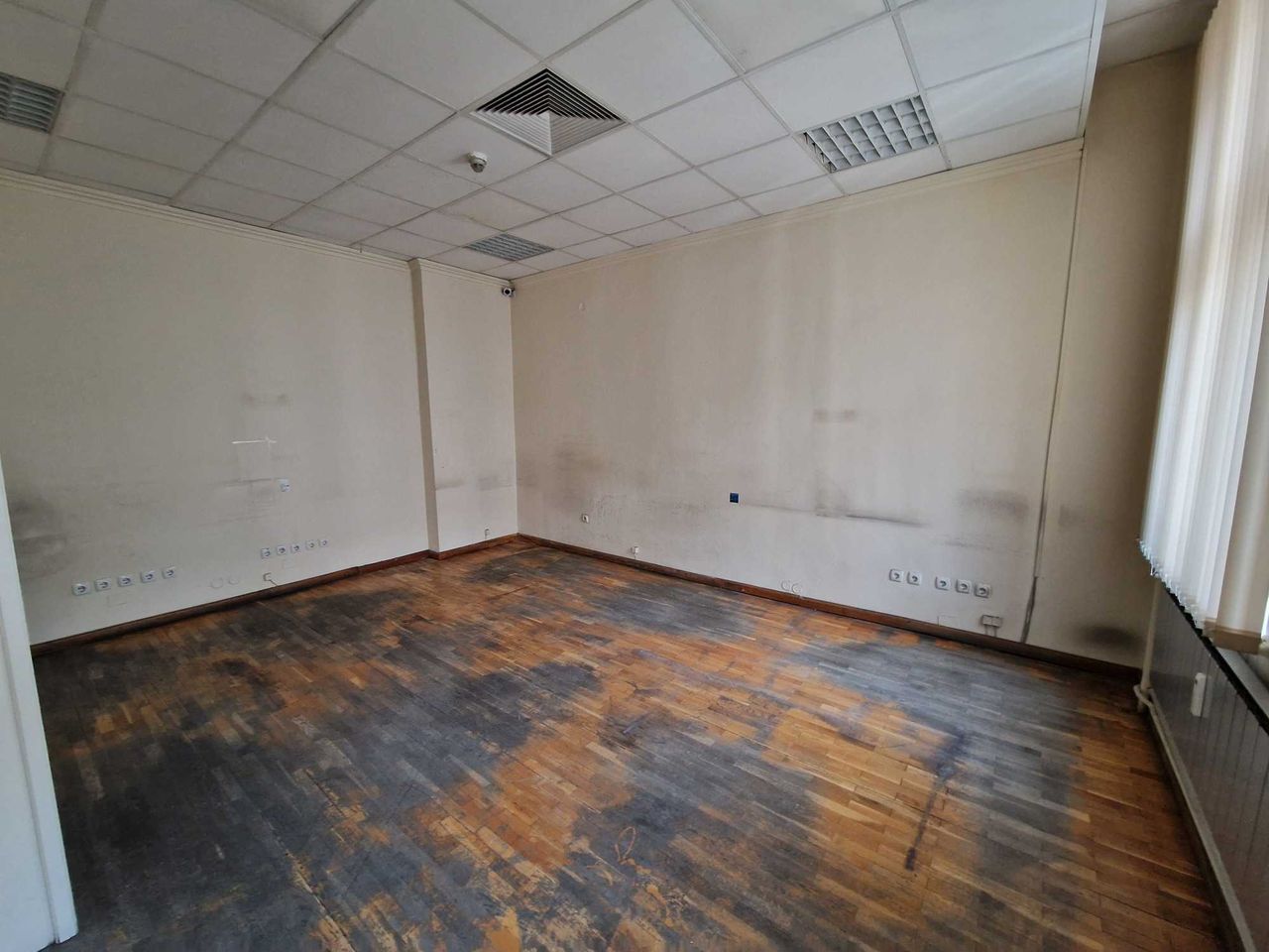 Дава се под наем Офис в София, Център - 850 кв.м за 8500 € - Снимка #8