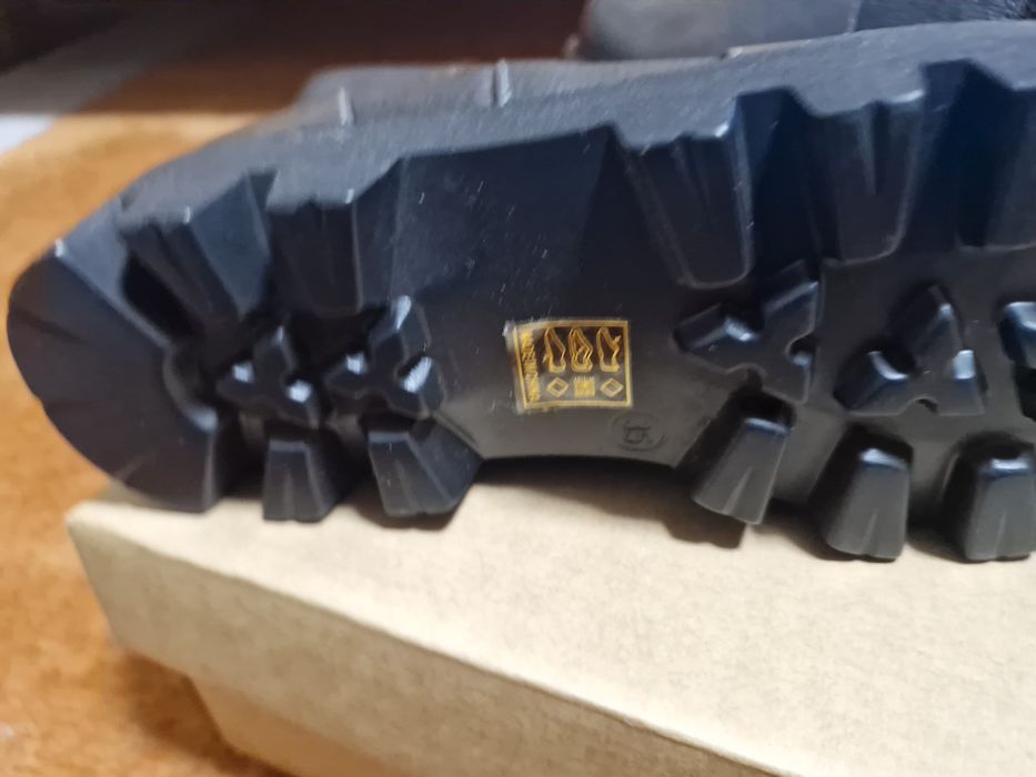 Ghete noi 35 -22 ,5 cm