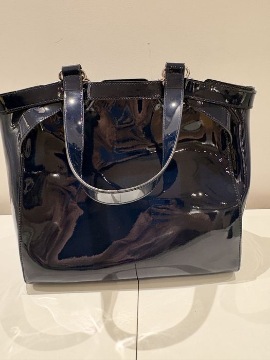 Страхотна дамска чанта, от естествен лак