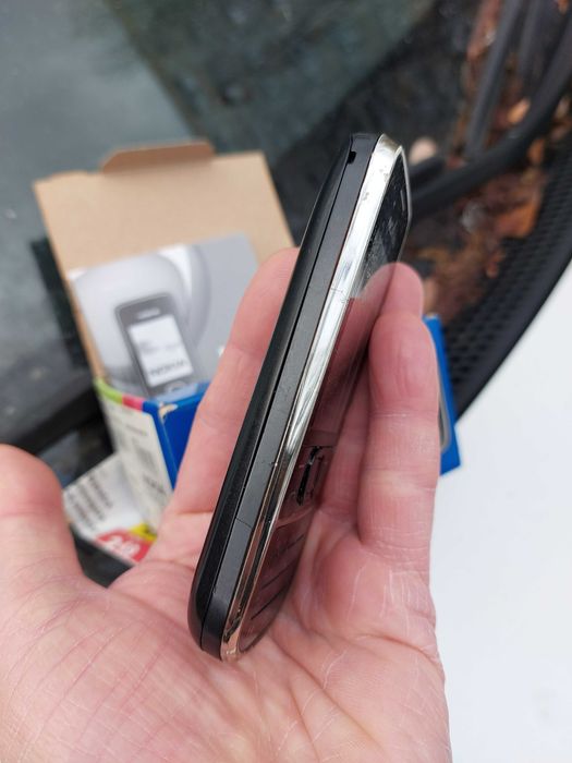 Nokia 2700 orig decodat perfect functional cu cutie si accesorii