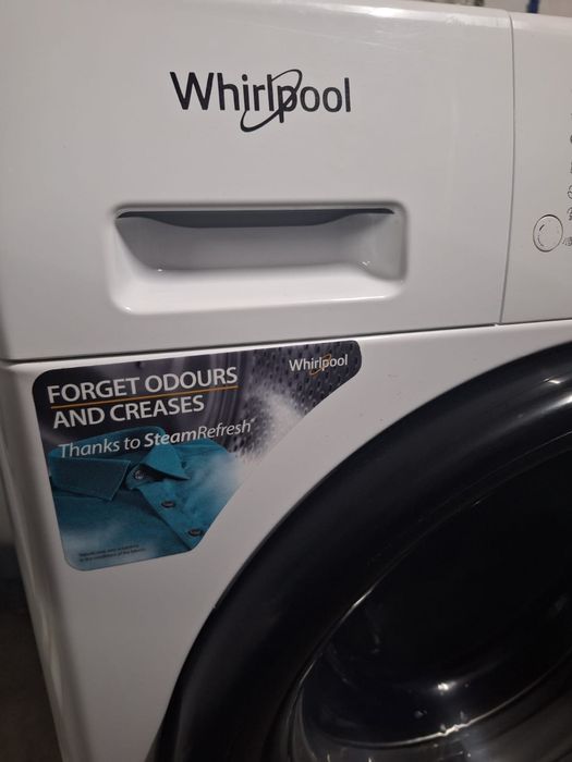 Mașina spălat Whirlpool 9 kg arată și functioneaza f bine