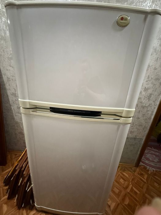 Продам Холодильник lg