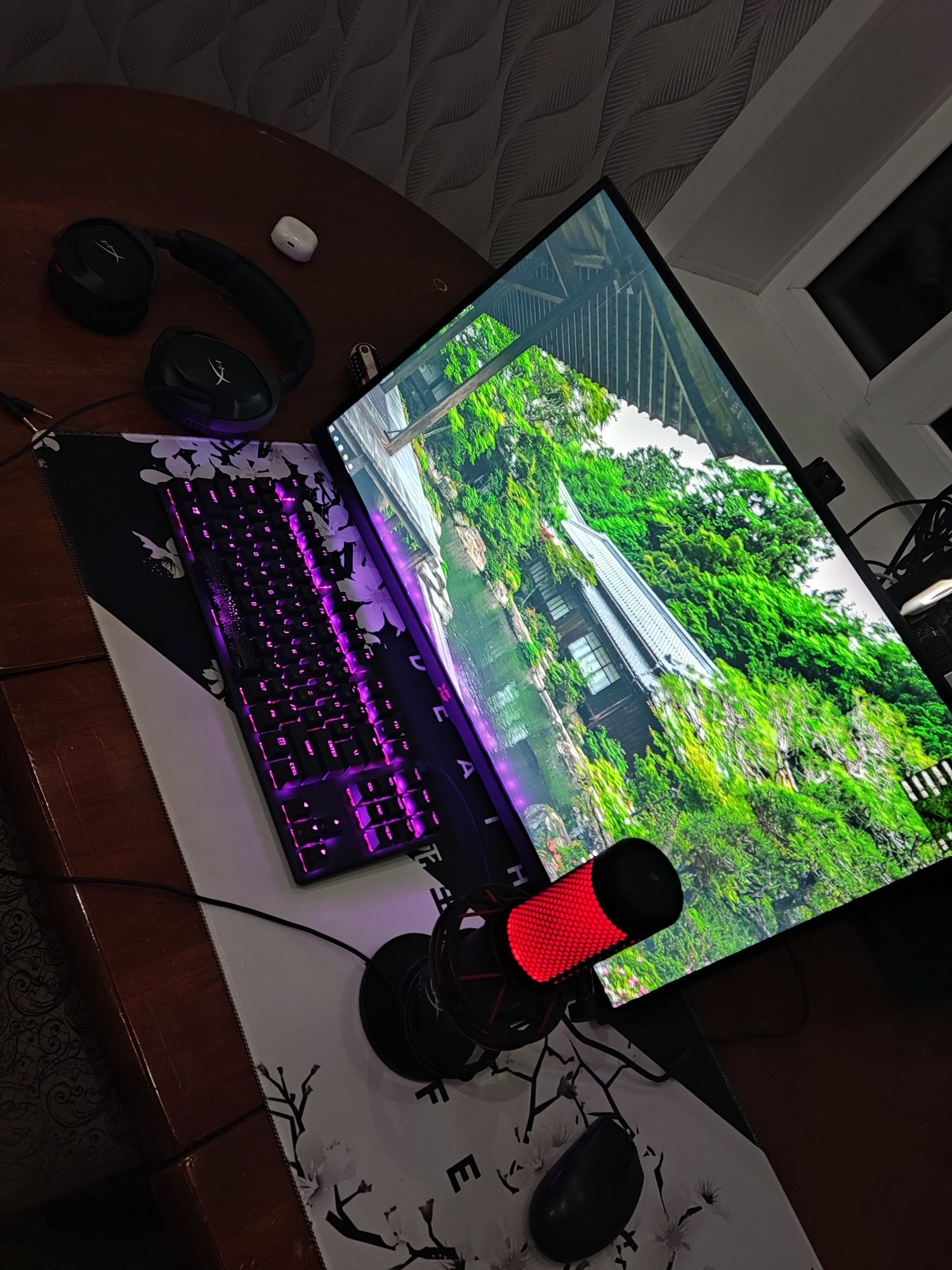 Продам Микрофон Hyperx