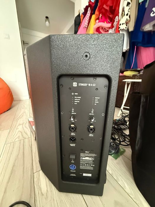 Vand boxa + mixer + lavaliere profesionale