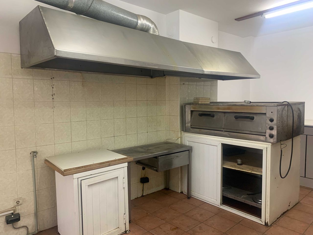 Дава се под наем Заведение в Карлово - 160 кв.м за 357 € - Снимка #6