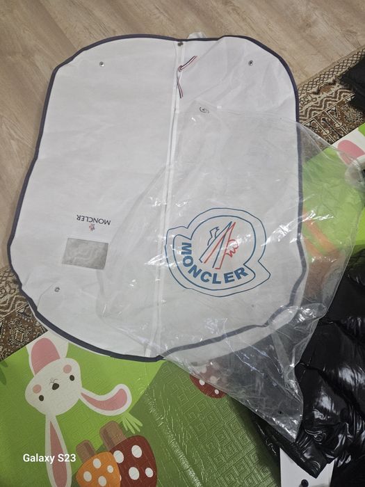 Куртка монклер .