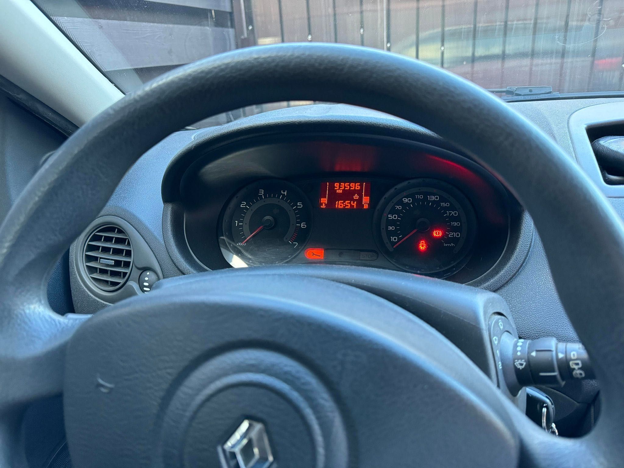 Renault Clio Break 2008 - Roșu - 93.500 km - bine intretinut