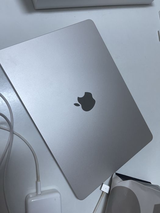 Macbook Air 13 inch M2