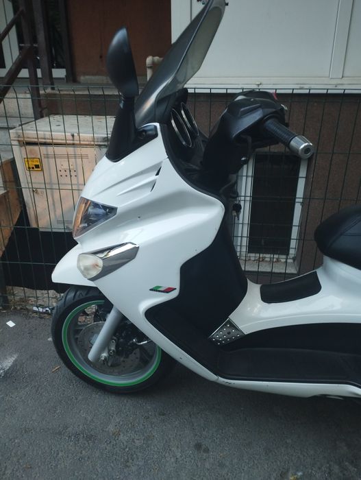 Vând Piaggio x Evo 400