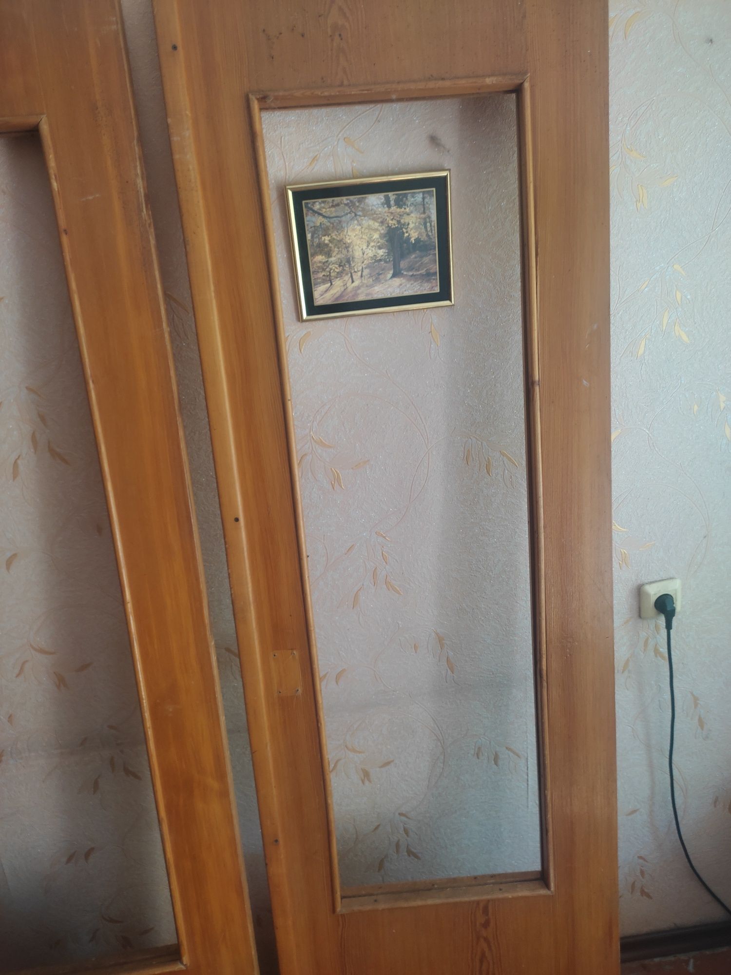 Продам двери деревянные