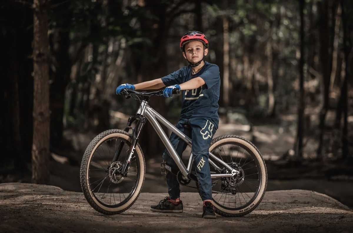Bicicleta copii EARLY RIDER Hellion 24" Brushed Aluminium