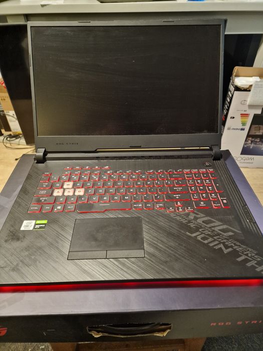 Laptop Asus Rog Strix G712L