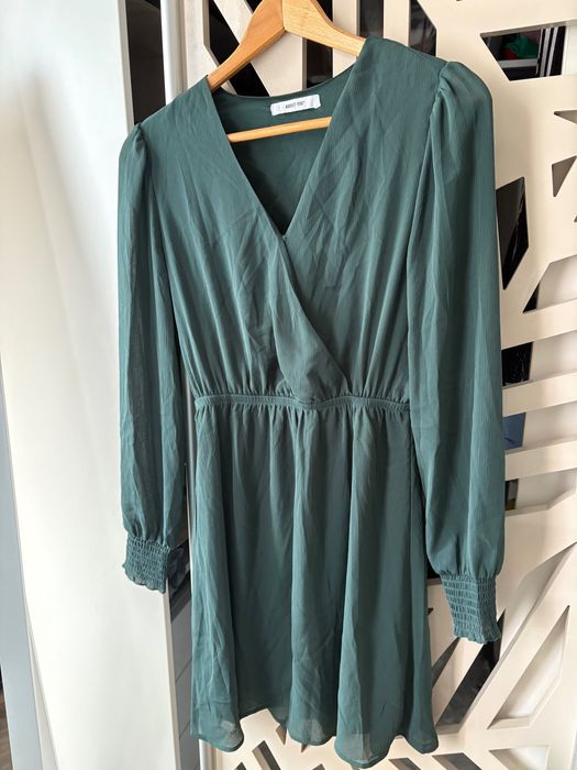 Рокля с дълъг ръкав ABOUT YOU