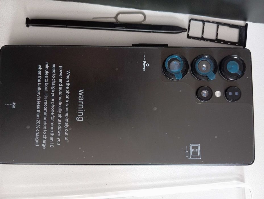 Нов неупотребяван смартфон 12GB RAM/512GB ROM с отлична камера 108MP