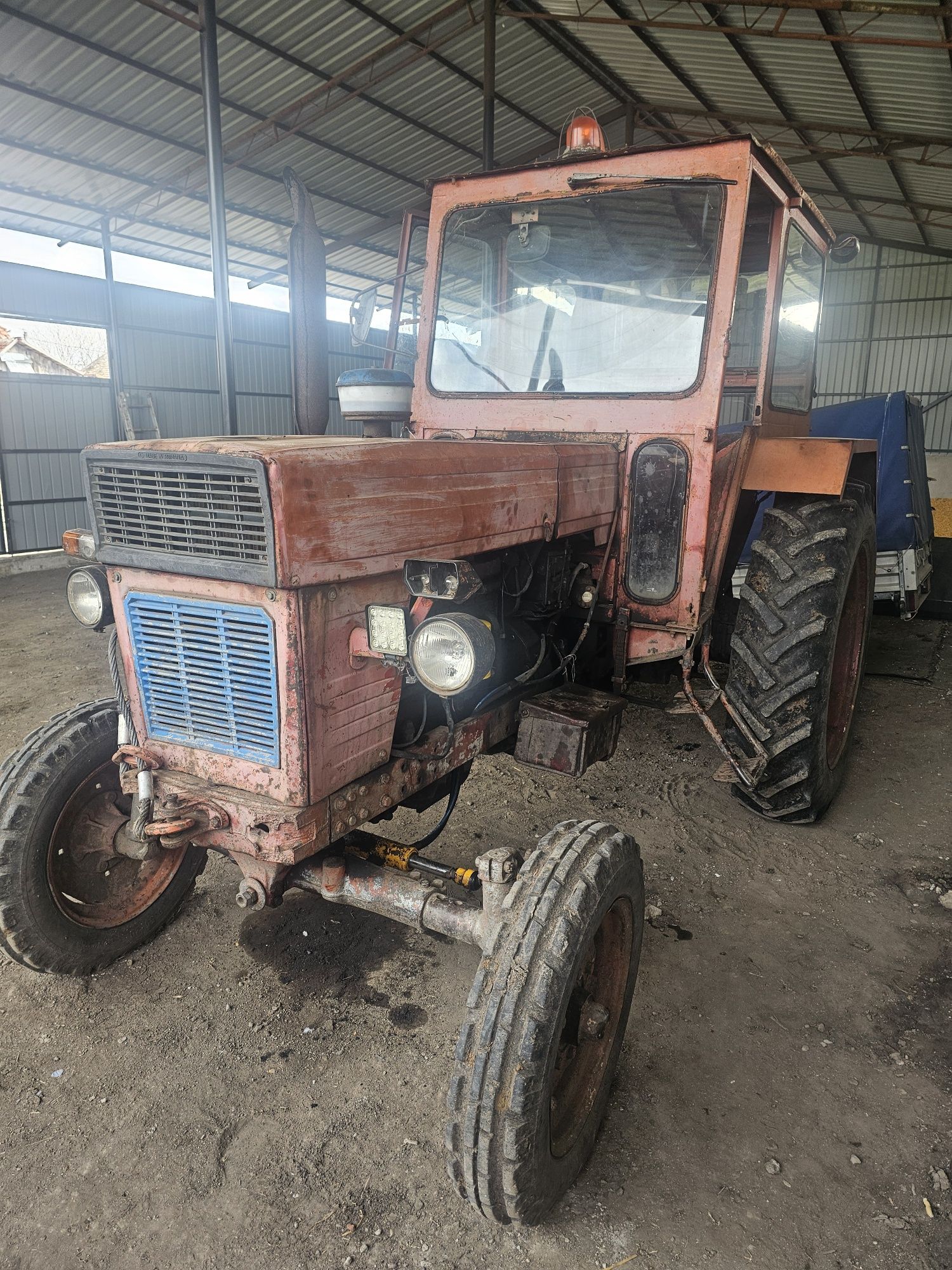Tractor Universal U650