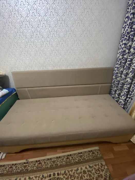 Продам тахту в хорошем состоянии. Раздвижная на два человека