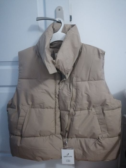 Vesta matlasata  marimea L bej noua