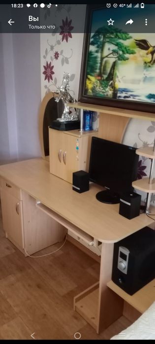 Продам компьютерный столик с зеркалом