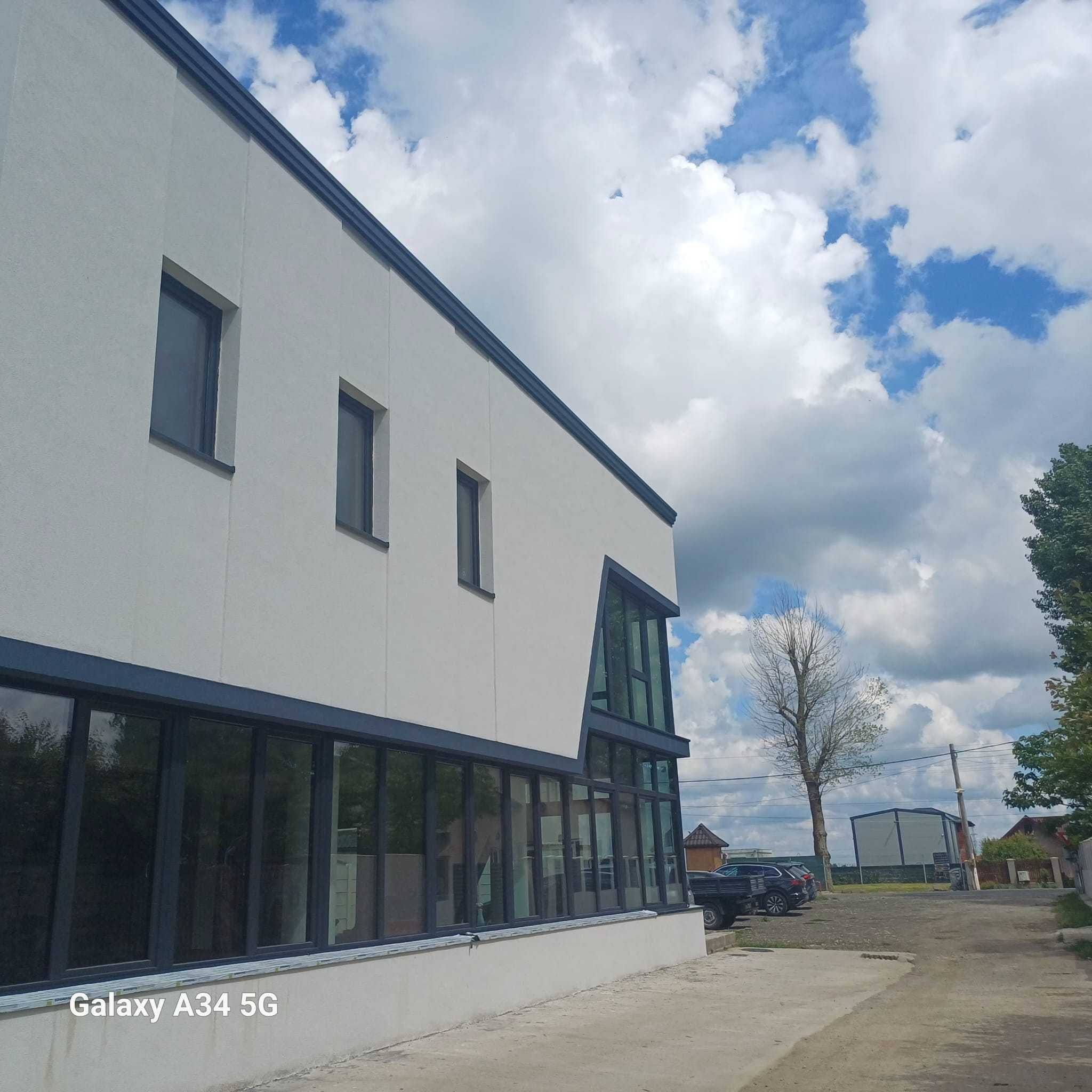 Inchiriere sau vanzare spatiu comercial/birouri si hala depozitare