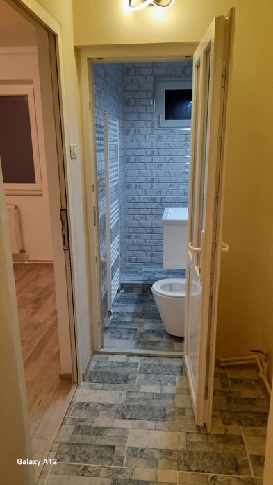 Vand apartament 2 camere central,etaj 2 ,complet  renovat!