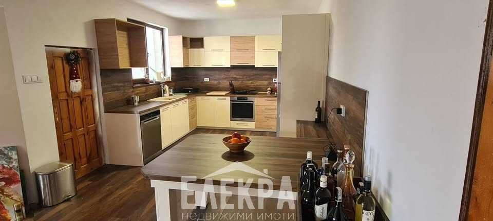 Продава се Къща в Варна, Център - 159 кв.м за 1101 €/кв.м - Снимка #2