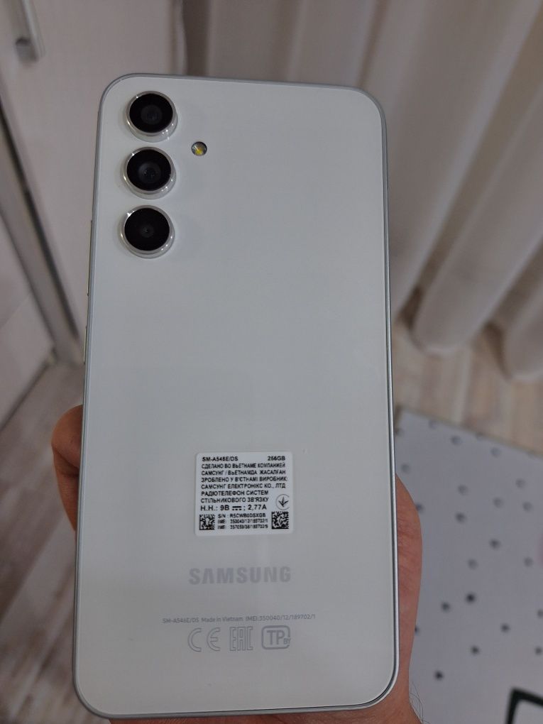 Продам новый Samsung A54 на 256гб.