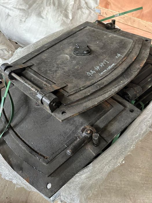 Чугунная дверь для котла