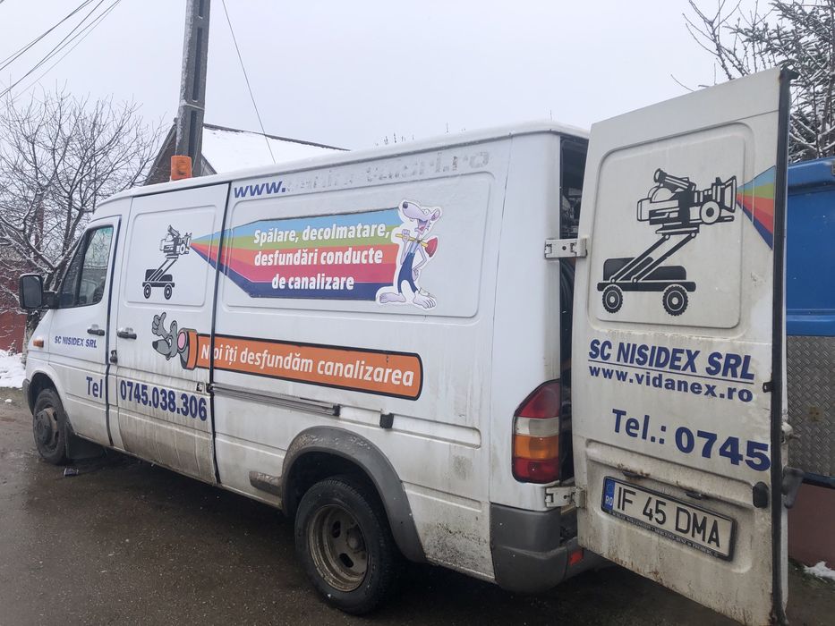 Desfundare canalizare .Camera video inspectie tevi de canal.